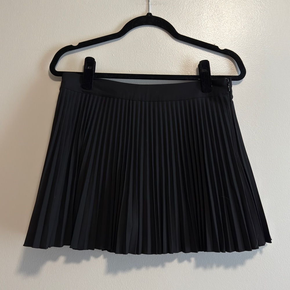 NWT H&M black pleated skirt skort size 6